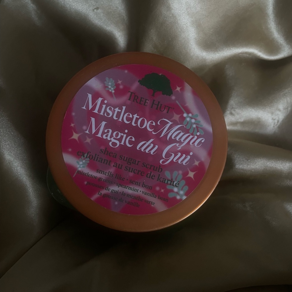 Mistletoe Magic Bath & Body Set - Picture 2 of 2